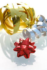 礼品包装庆典白色展示工艺金子配件丝带季节生日星星背景图片