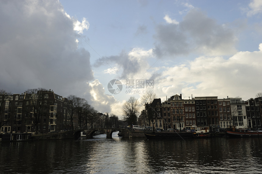 Amstel反射城市运河蓝色房子旅行白色街道图片