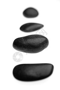 河岩石白色石头岩石黑色背景图片