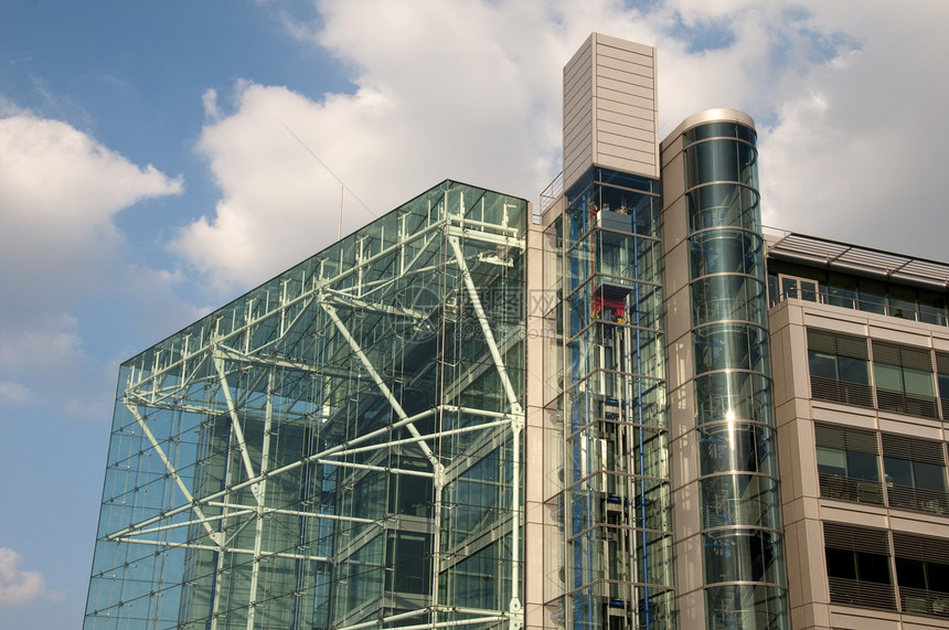 玻璃办公大楼商业职场财产港区金融窗户总部建筑地面办公室图片