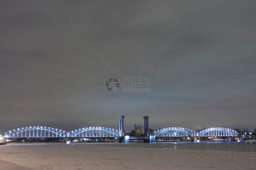 圣彼得堡桥夜景天际镜子旅游金属海浪石头建筑学景观城市图片