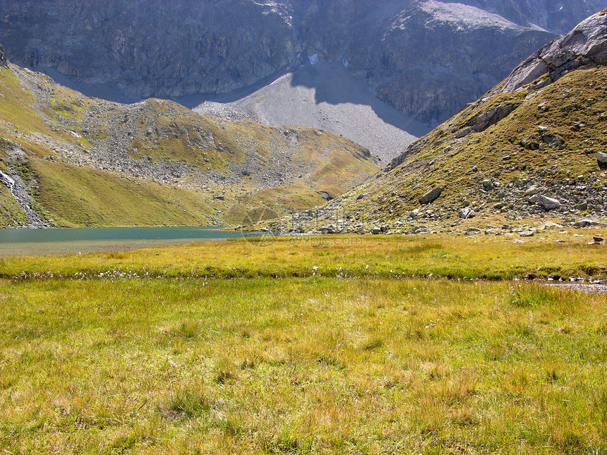 朱利尔湖口首脑远足山脉旅游岩石通行证图片