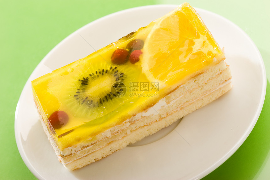 铁列美味海绵甜蜜奇异果水果食物糕点黄色甜点图片