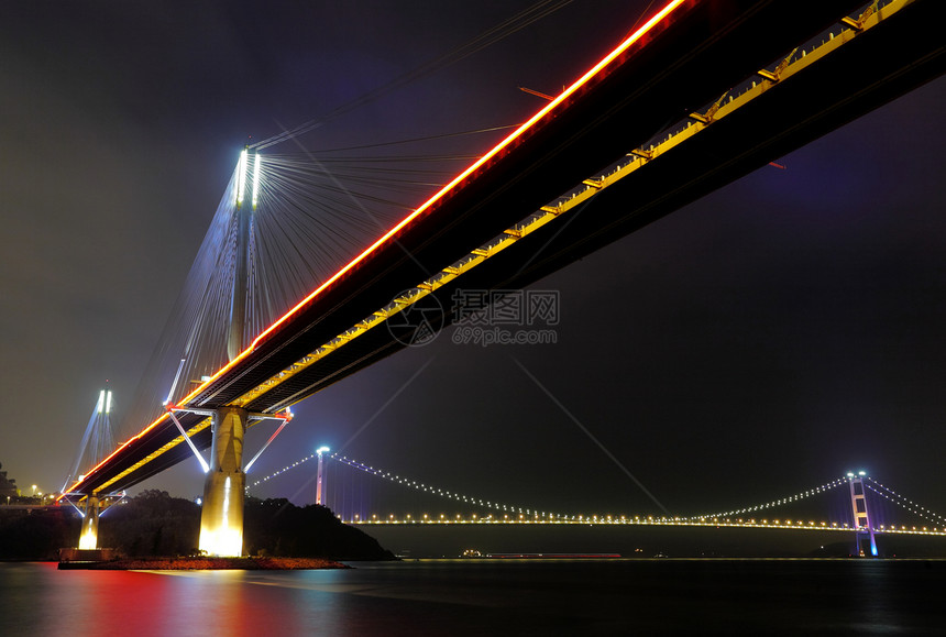 丁九桥和清马桥在香港的晚上海岸电缆反射金属旅游建筑物游客旅行运输天际图片