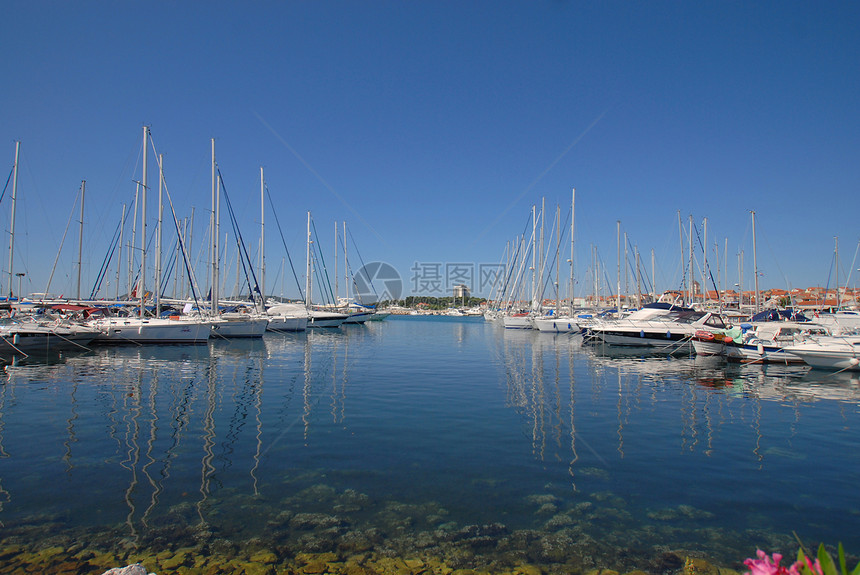 克罗地亚沃迪斯镇的泊船游艇码头图片