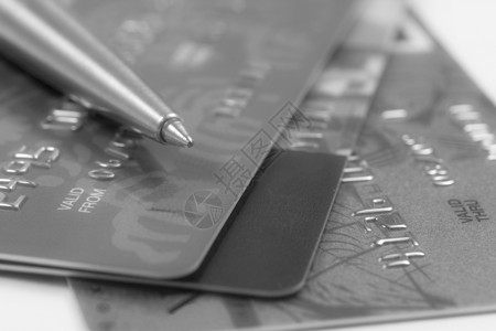 信用卡堆积中的笔过期宏观身份银行业签证卡片银行贷款商业金子背景图片
