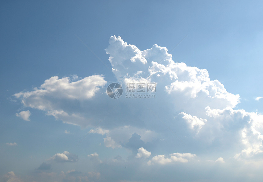 蓝色天空云云蓝晴天多云天气太阳图片