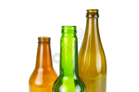 啤酒瓶饮料白色棕色绿色瓶子背景图片
