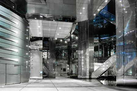 现代走廊戏剧性窗户办公室大街蓝色柱子城市风景通道门厅背景图片