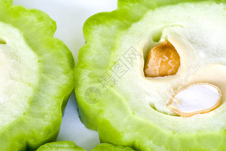 苦瓜营养食物美味蔬菜种子宏观绿色烹饪葫芦背景图片