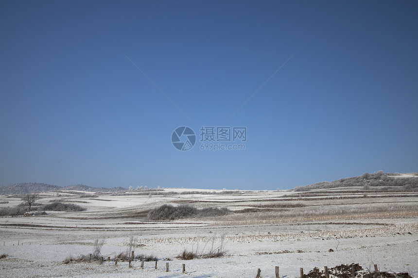 冬季风景山脉天空环境植被灌木植物蓝色场地旅行荒野图片