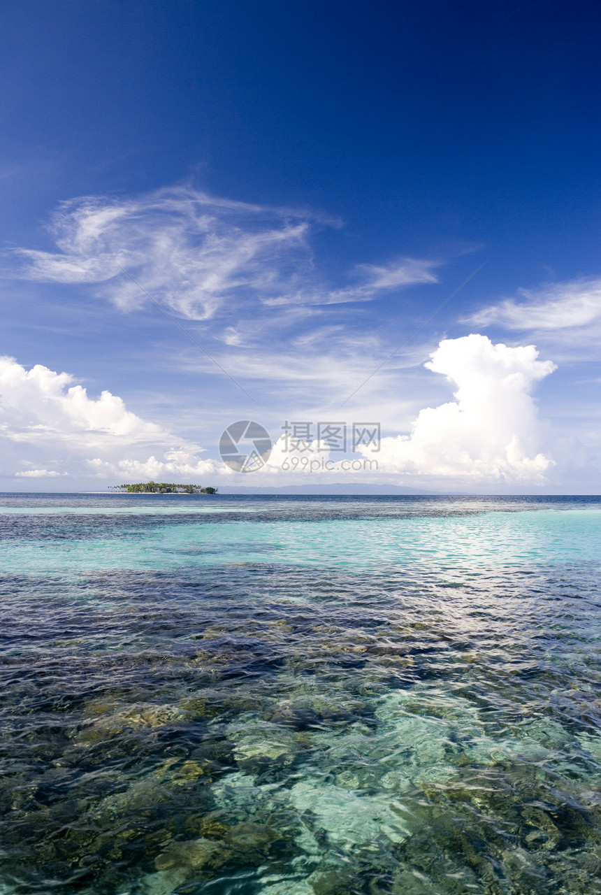 热带岛屿和开海多云天气情调波浪海洋天堂假期海浪地平线海景图片