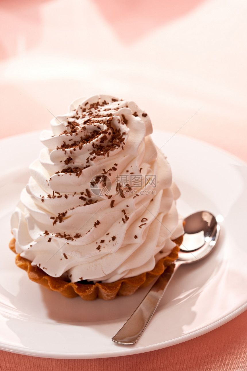 花边蛋糕奶油巧克力糕点甜点食物勺子图片