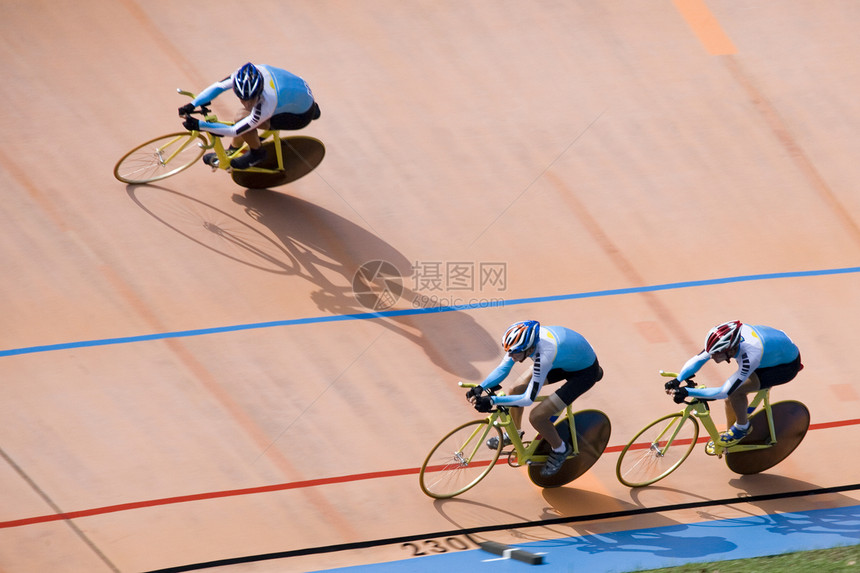 自行车赛获奖者团队车轮团体锦标赛竞赛冠军赛车场速度自行车图片