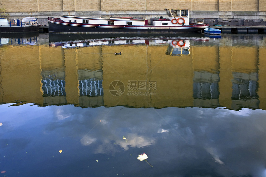 伦敦登陆阶段驳船水道操作钓鱼危险运输巡航导航运河游泳图片