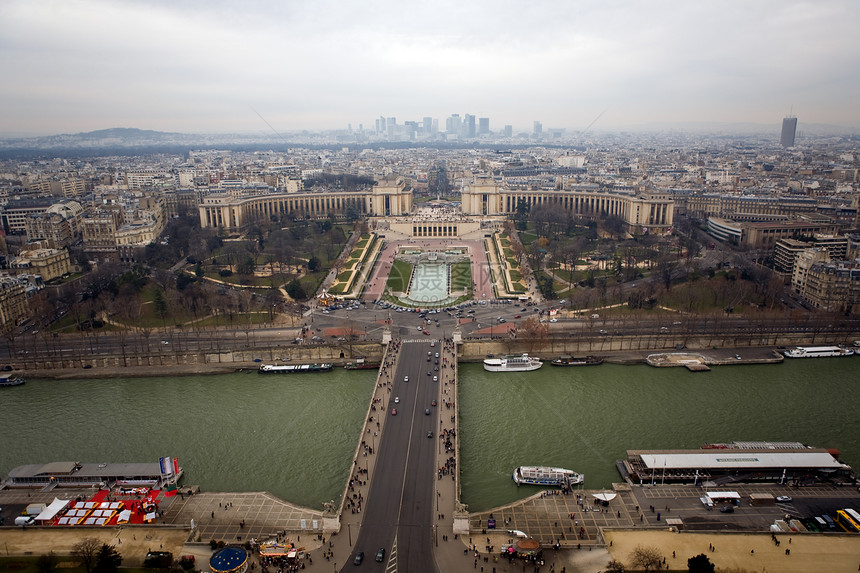 从艾菲尔铁塔到巴黎图片