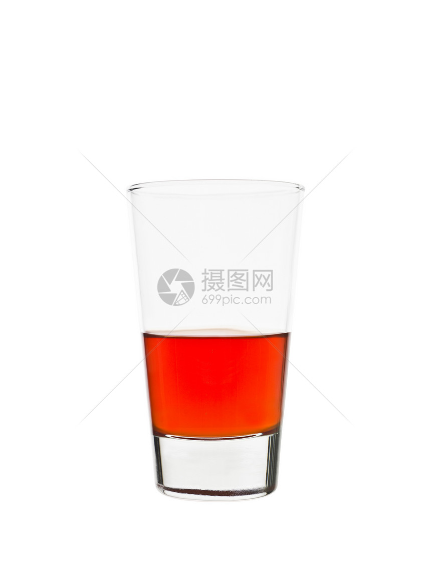 半满杯柠檬水对象酒精红色汽水液体玻璃反射柠檬图片
