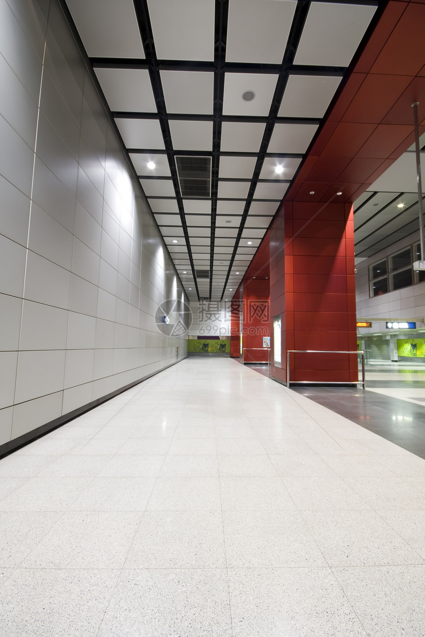 现代建筑的大商业大厅 掌声城市自动扶梯购物中心反射楼梯金属玻璃火车地面车站图片