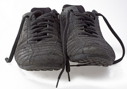 足球鞋黑色运动白色灰色背景图片
