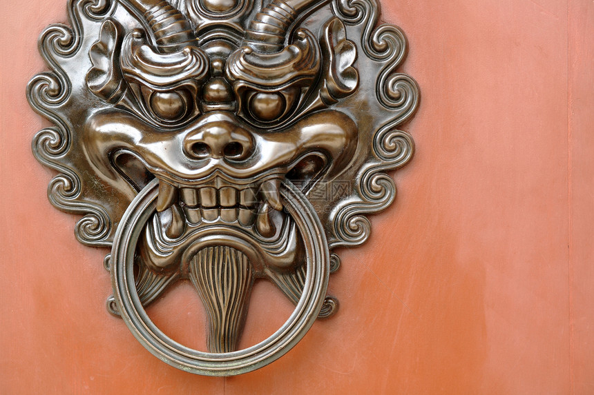 狮子门锁古董装饰品青铜文化宗教建筑建筑学精神圆圈木头图片