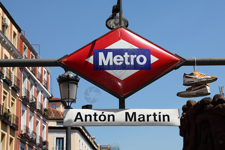 马丁鞋马德里地铁标志背景