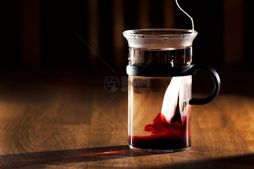 茶茶碗红色饮料水果杯子服务草本早餐气泡蒸汽图片