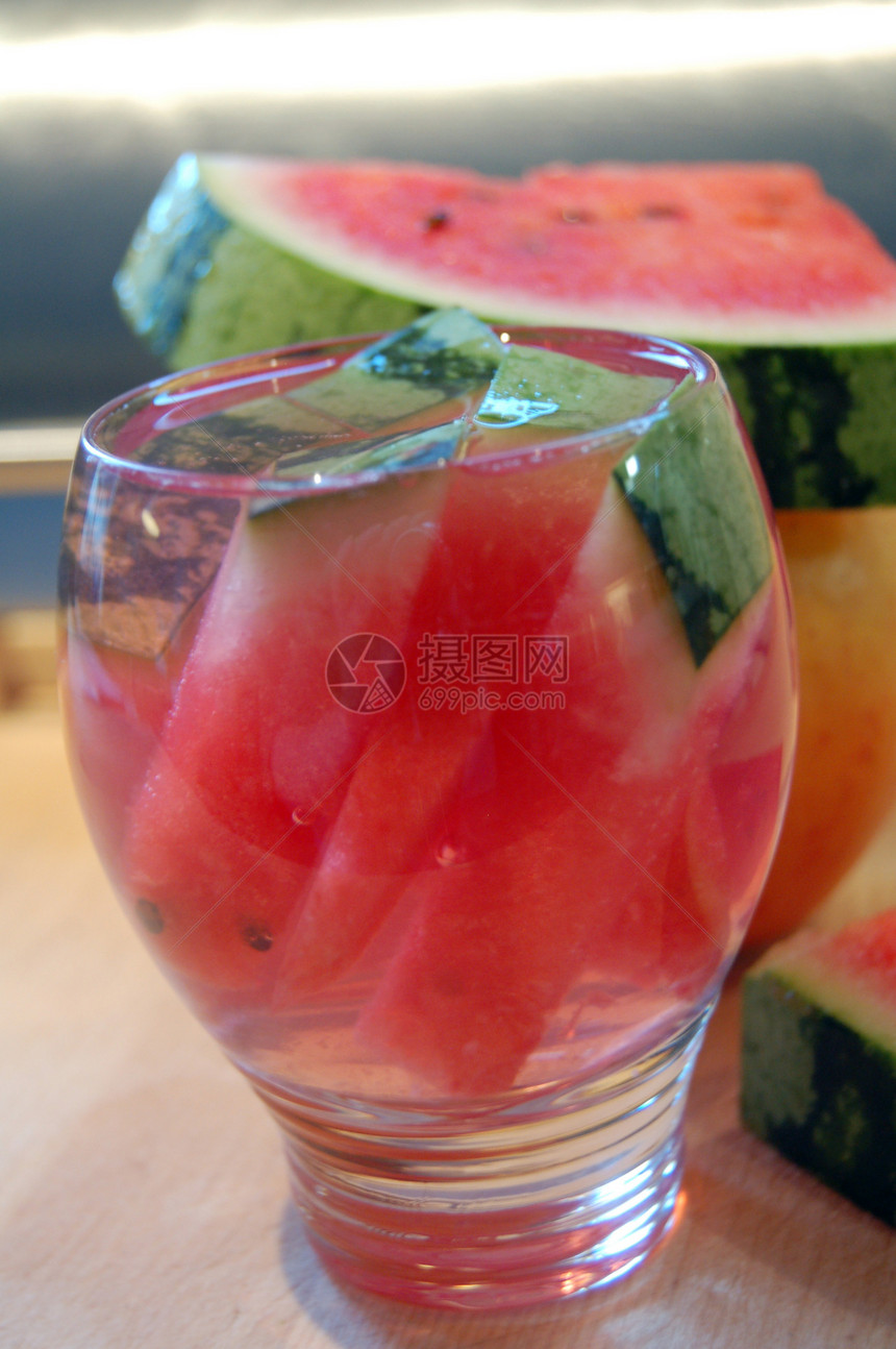 西瓜和果汁饮料食物水果图片