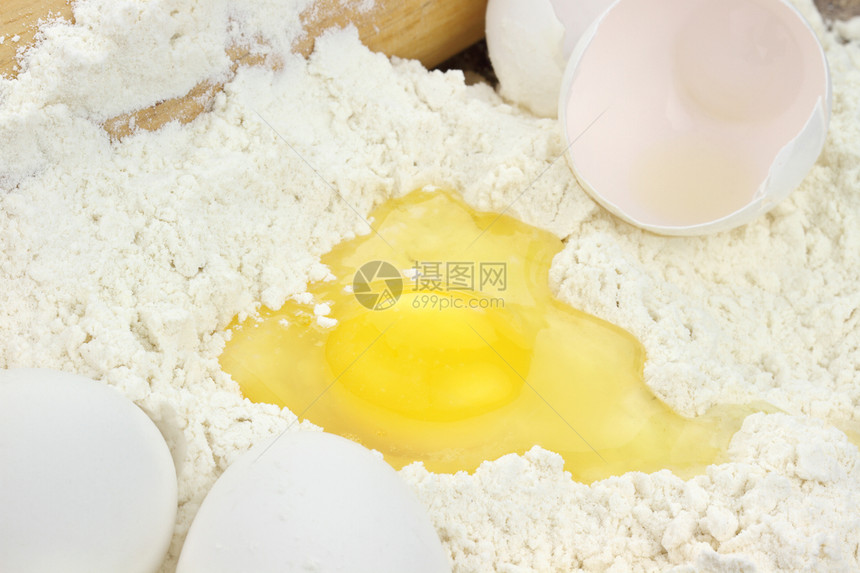 面粉和鸡蛋美食食谱厨房烹饪蛋黄擀面杖面包食物营养蛋壳图片