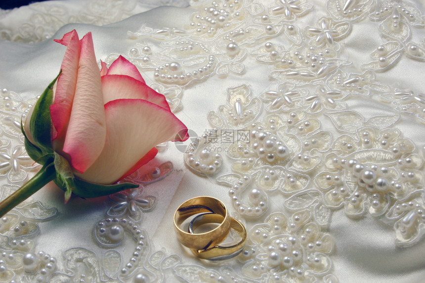环子和玫瑰珠子周年婚姻庆典新娘乐队婚戒纪念日花瓣已婚图片