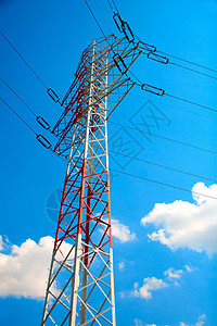 红色和白白色电镀工业蓝天力量接线传播天空电气线路金属电压金属丝高清图片素材