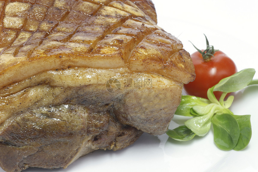 猪肉烤火拼盘厨房午餐盘子褐色硬皮釉面噼啪烹饪营养图片
