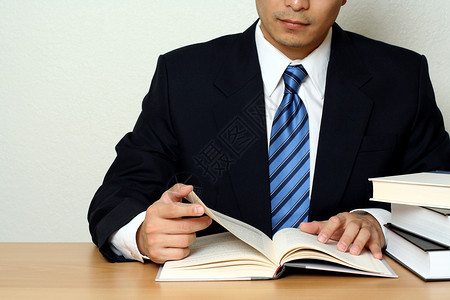 繁忙商务人士图书馆学习法律页数学校图书工作教育职场人士背景图片