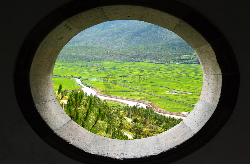 中国利江的风景公园寺庙传统溪流街道框架公园人行道窗户观光灯笼图片