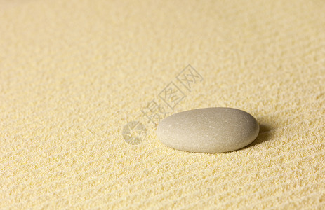 日本石园元素 - 石头在沙上背景图片