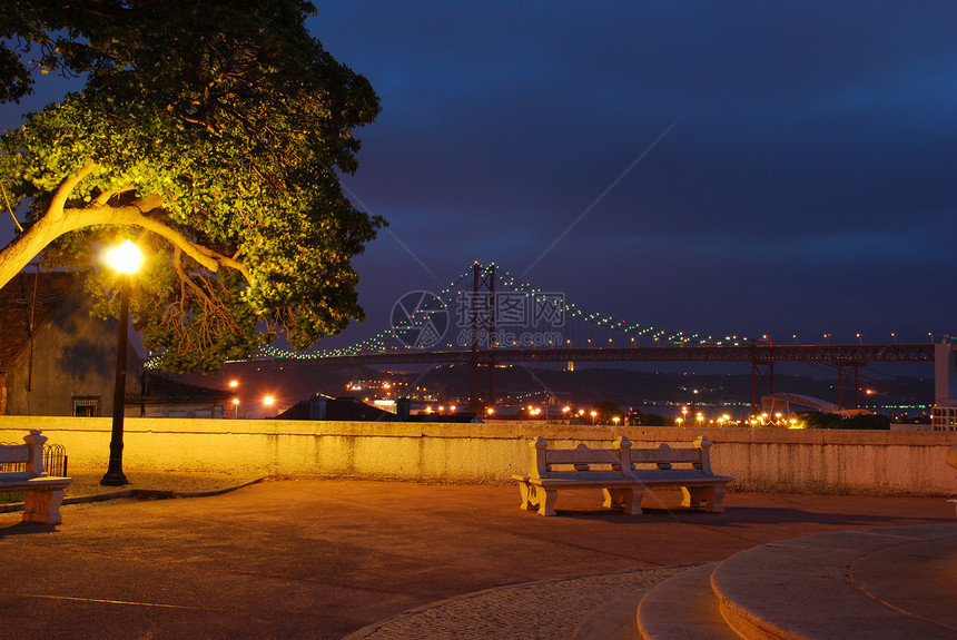 Lisbon桥-4月25日(夜幕)图片