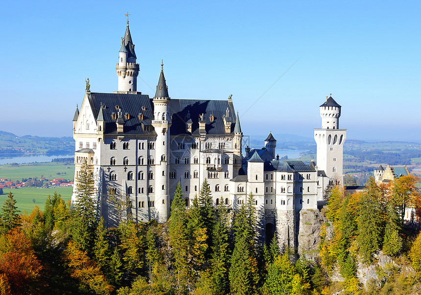 德国新施旺斯坦城堡季节故事公园森林历史环境建筑传奇地标堡垒图片