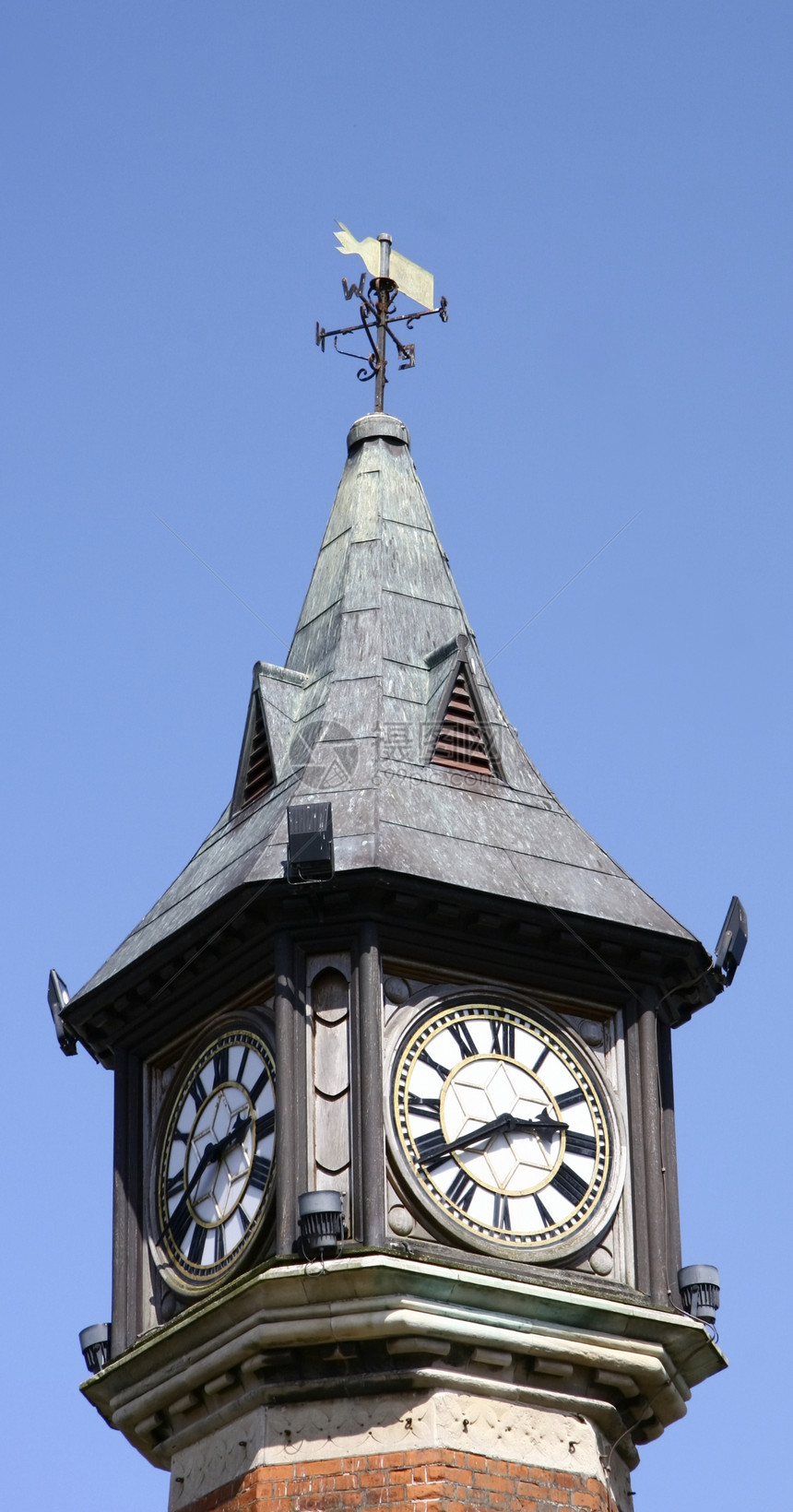 时钟塔顶部图片