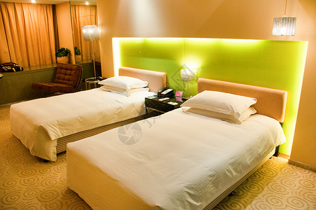 床居室酒店寝具旅行家庭软垫风格闺房双胞胎旅游照明背景图片