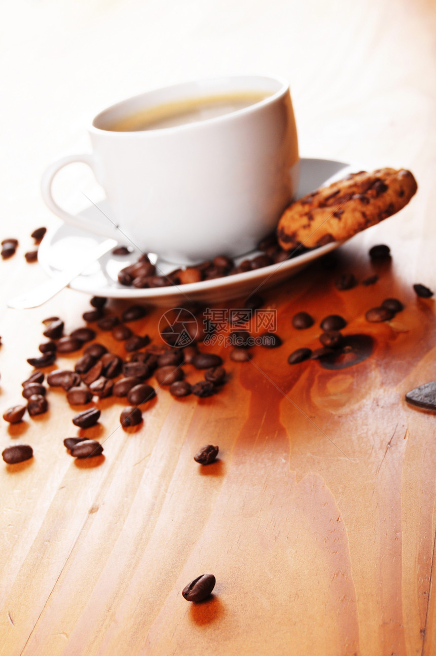 咖啡杯咖啡咖啡店生活饮料棕色香气桌子木头食物豆子图片