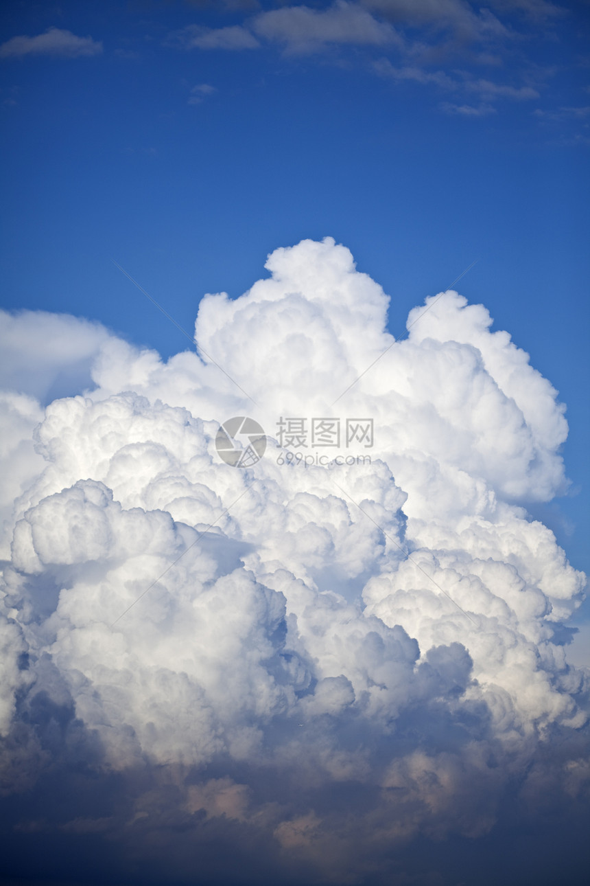 大雷雨云和蓝天空风暴气象天空天气多云天堂预报云景白色沉淀图片