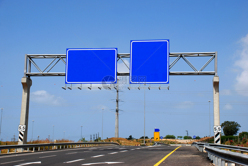 高速公路附近的空路Sign天空交通街道营销控制板框架蓝色公告标志招牌图片