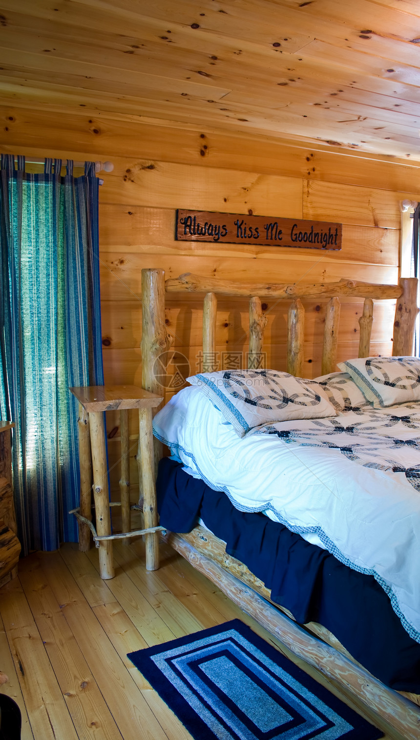 卧室奢华家庭设计师摆设枕头房间木头小地毯房子家具图片