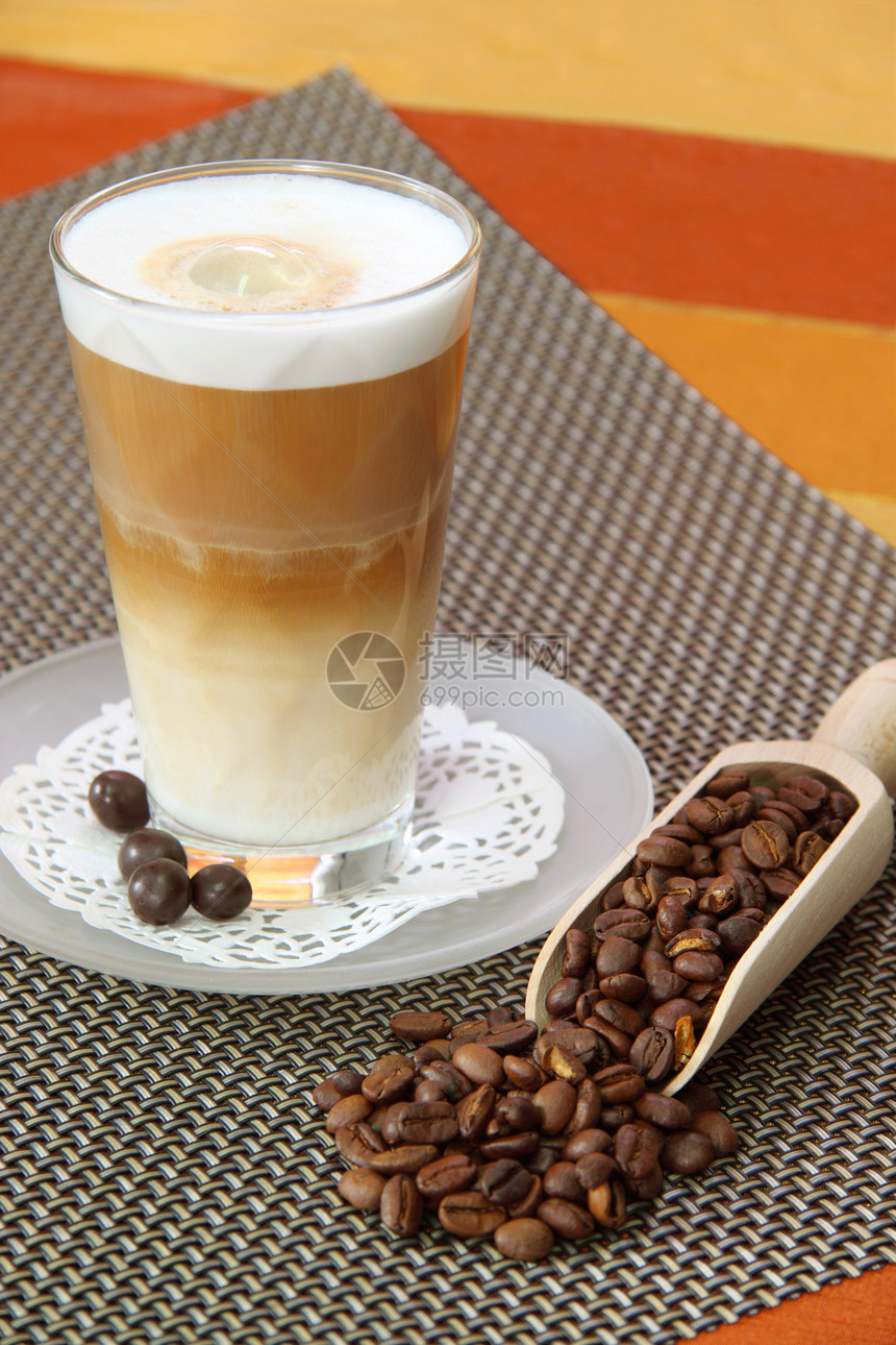 拉特马奇亚托拿铁牛奶玻璃食物咖啡豆子泡沫粮食图片