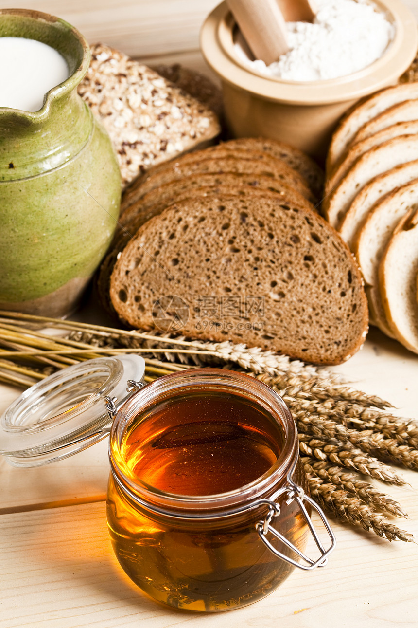 蜂蜜和面包大麦农民厨房耳朵烘烤收获收成饮食味道粮食图片