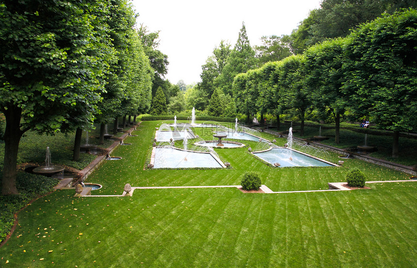 植物园的意大利花园设计图案喷涂绿色园林购物中心旅行绿化天空树篱公园美化图片