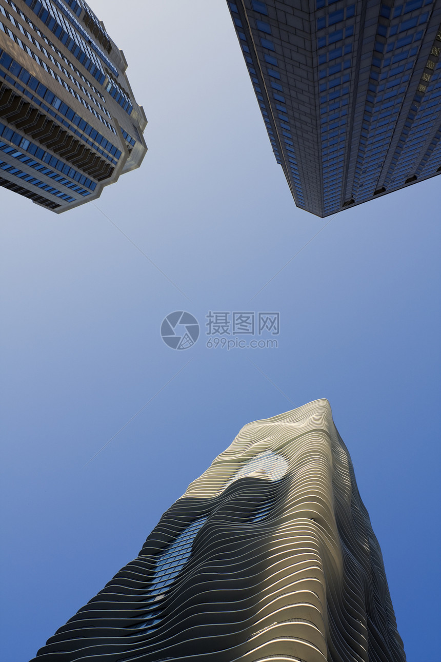 芝加哥的公寓楼大楼水平城市生活摩天大楼建筑建筑学蓝色市中心景观阳台天空图片