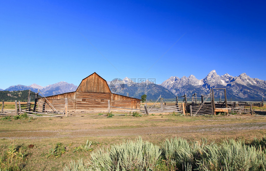 Grand Teton的穆尔顿仓库天空游客旅游谷仓蓝色山脉国家旅行公寓日出图片