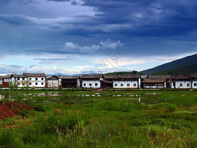 纳克西少数民族居民村高清图片