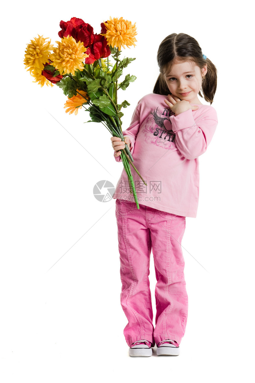 年轻女孩在白色背景上拿着一束花束的鲜花乐趣脆弱性孩子儿童喜悦幸福童年青年绿色快乐图片