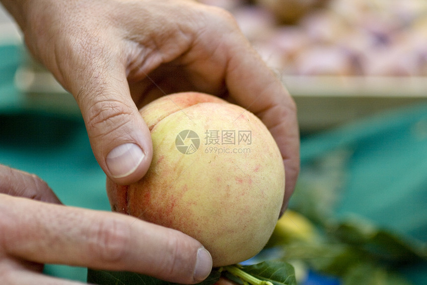 一个桃子蔬菜饮食美味营养水果篮子渔业市场维生素图片